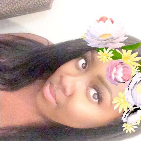 Meet your Posher, Elenae - Picture 1 of 1